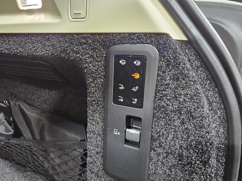 Купить Land-Rover Range-Rover SVAutobiography Long бензин 2024 id-1007455 в Киеве, Фото №9