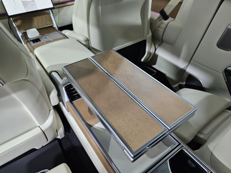 Купить Land-Rover Range-Rover SVAutobiography Long бензин 2024 id-1007455 в Киеве, Фото №22