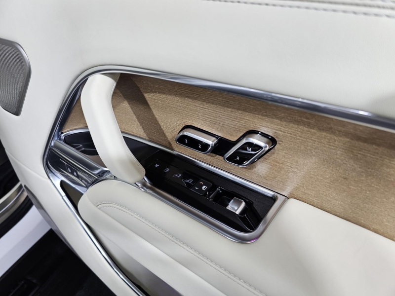 Купить Land-Rover Range-Rover SVAutobiography Long бензин 2024 id-1007455 в Киеве, Фото №24