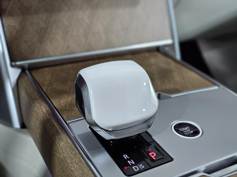 Купить Land-Rover Range-Rover SVAutobiography Long бензин 2024 id-1007455 в Киеве, Фото №48