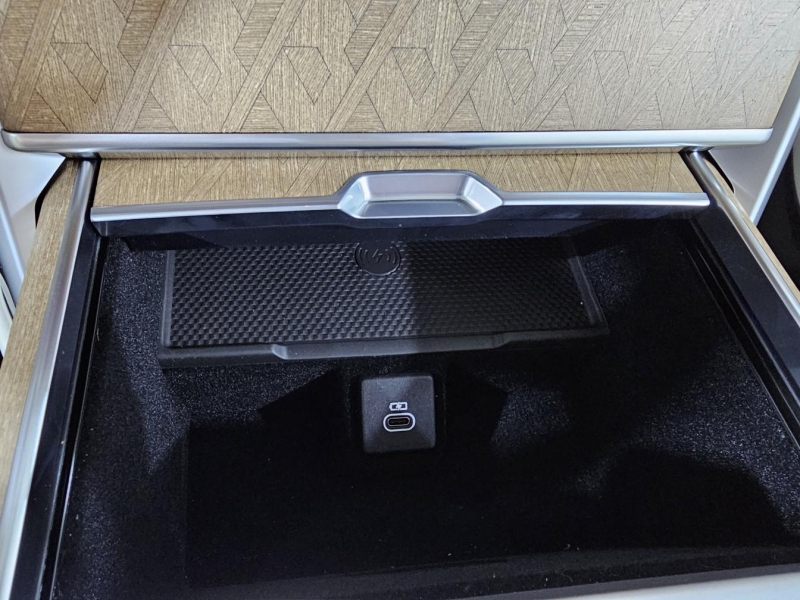 Купить Land-Rover Range-Rover SVAutobiography Long бензин 2024 id-1007455 в Киеве, Фото №49