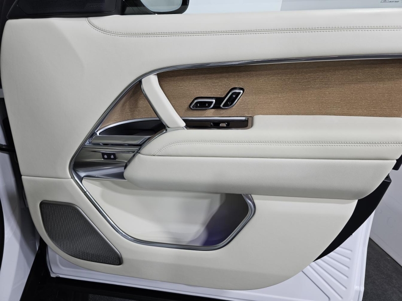 Land-Rover Range-Rover SVAutobiography Long бензин 2026 id-1007455 Купить Land-Rover Range-Rover SVAutobiography Long бензин 2026 id-1007455 в Киеве, Фото №38