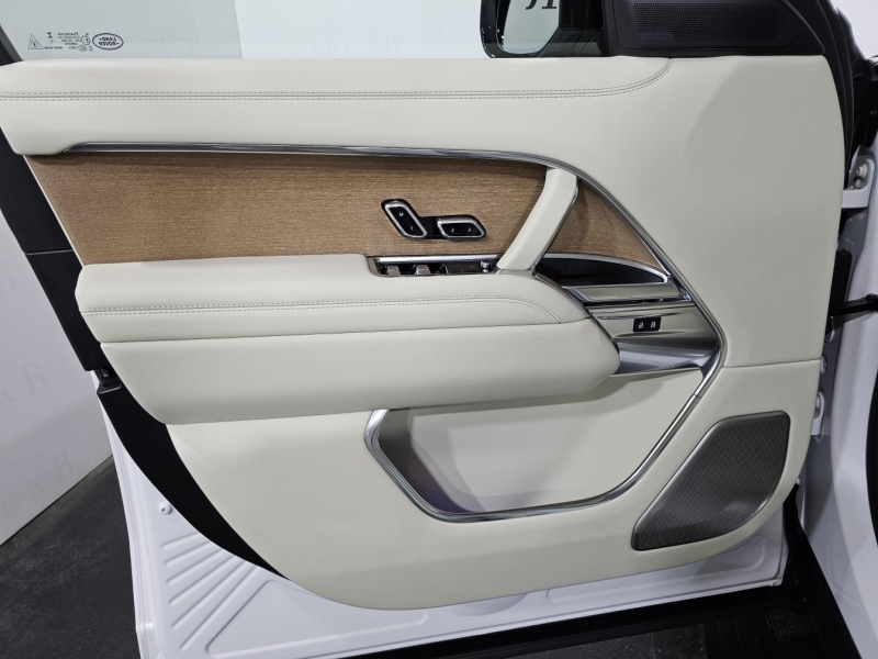 Land-Rover Range-Rover SVAutobiography Long бензин 2026 id-1007455 Купить Land-Rover Range-Rover SVAutobiography Long бензин 2026 id-1007455 в Киеве, Фото №42