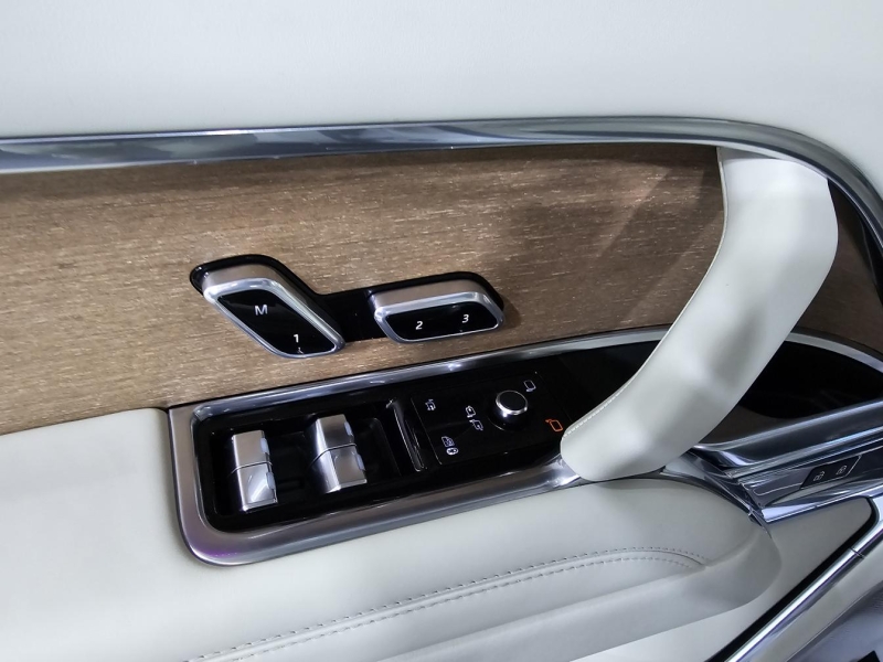 Купить Land-Rover Range-Rover SVAutobiography Long бензин 2026 id-1007455 в Киеве, Фото №41