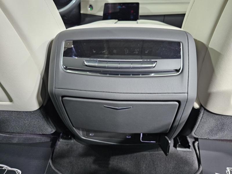 Купить Cadillac Escalade бензин 2026 id-1007464 в Киеве, Фото №16