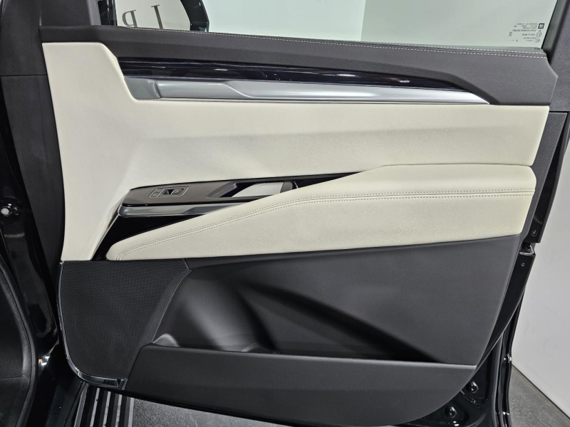 Купить Cadillac Escalade бензин 2026 id-1007464 в Киеве, Фото №24