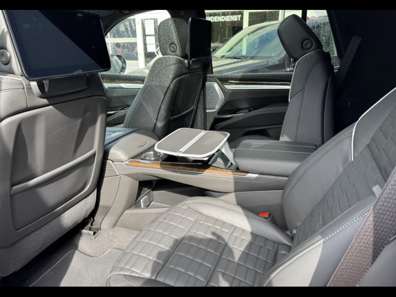 Купить Cadillac Escalade Sport Platinum бензин 2026 id-1007488 в Киеве, Фото №14