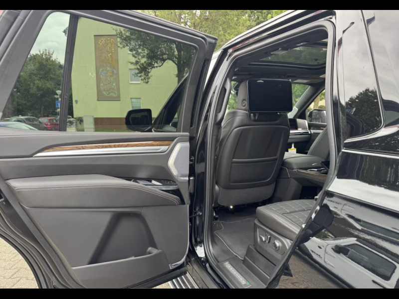 Купить Cadillac Escalade Sport Platinum бензин 2026 id-1007488 в Киеве, Фото №12