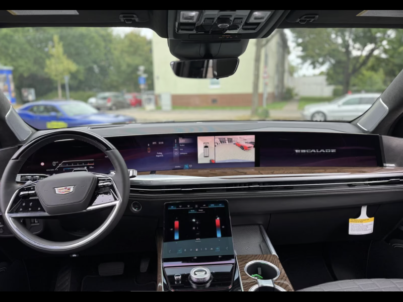 Купить Cadillac Escalade Sport Platinum бензин 2026 id-1007488 в Киеве, Фото №15