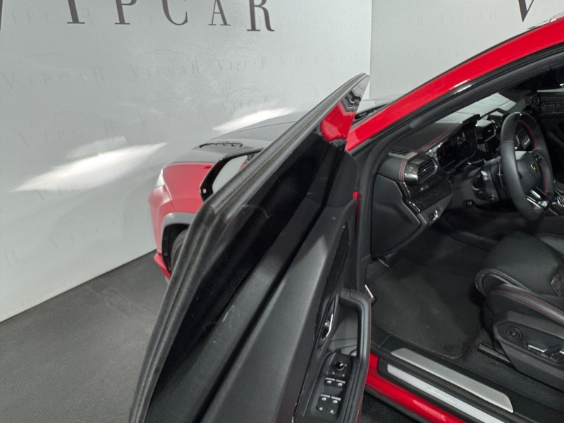 Lamborghini Urus Pearl Capsule бензин 2021 id-1007541 Купить Lamborghini Urus Pearl Capsule бензин 2021 id-1007541 в Киеве, Фото №42