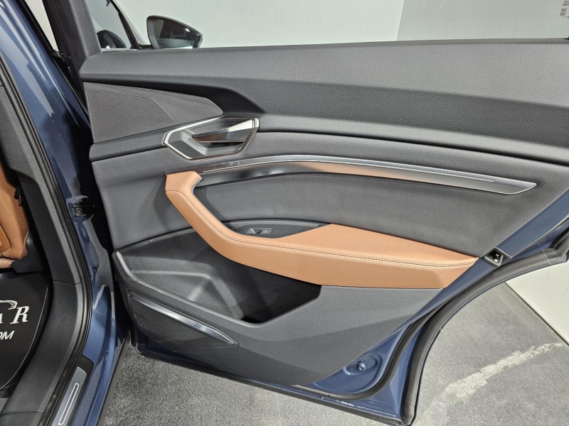 Audi Q8 E-tron quattro электро 2023 id-1007554 Купить Audi Q8 E-tron quattro электро 2023 id-1007554 в Киеве, Фото №15