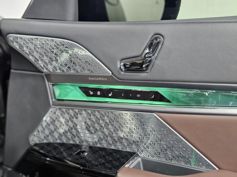 BMW i7 M70 xDrive электро 2024 id-1007568 Купить BMW i7 M70 xDrive электро 2024 id-1007568 в Киеве, Фото №24