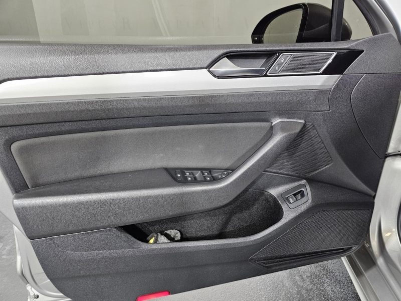 Volkswagen Passat B8 бензин 2015 id-1007809 Купить Volkswagen Passat B8 бензин 2015 id-1007809 в Киеве, Фото №21