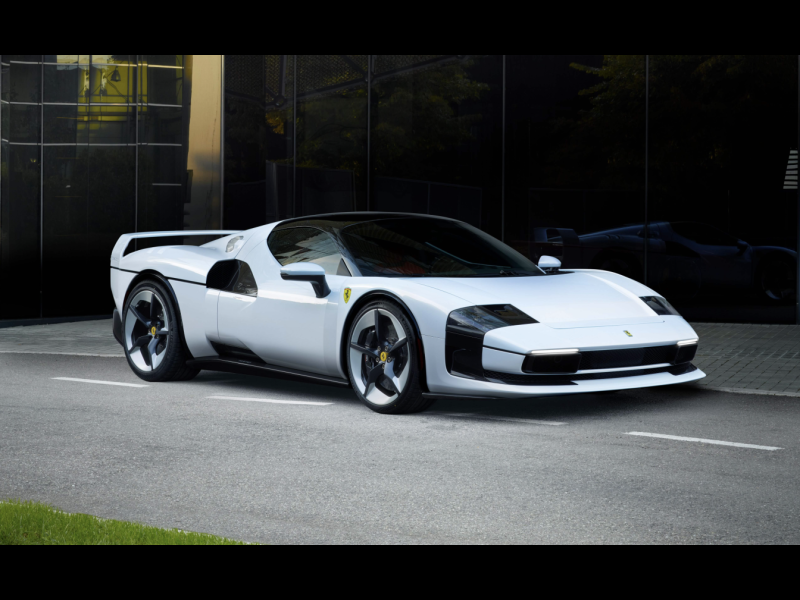 Ferrari SC40 гибрид 2026 id-1007813