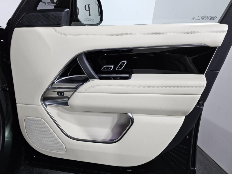 Купить Land-Rover Range-Rover LWB Autoboirgaphy бензин 2023 id-1007819 в Киеве, Фото №25