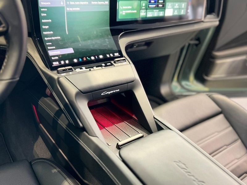 Porsche Cayenne Turbo Electric электро 2026 id-1007976 Купить Porsche Cayenne Turbo Electric электро 2026 id-1007976 в Киеве, Фото №17