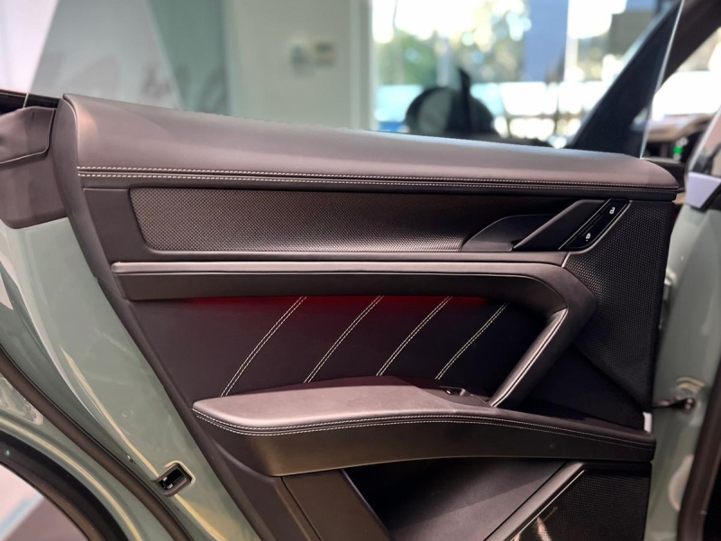 Porsche Cayenne Turbo Electric электро 2026 id-1007976 Купить Porsche Cayenne Turbo Electric электро 2026 id-1007976 в Киеве, Фото №25