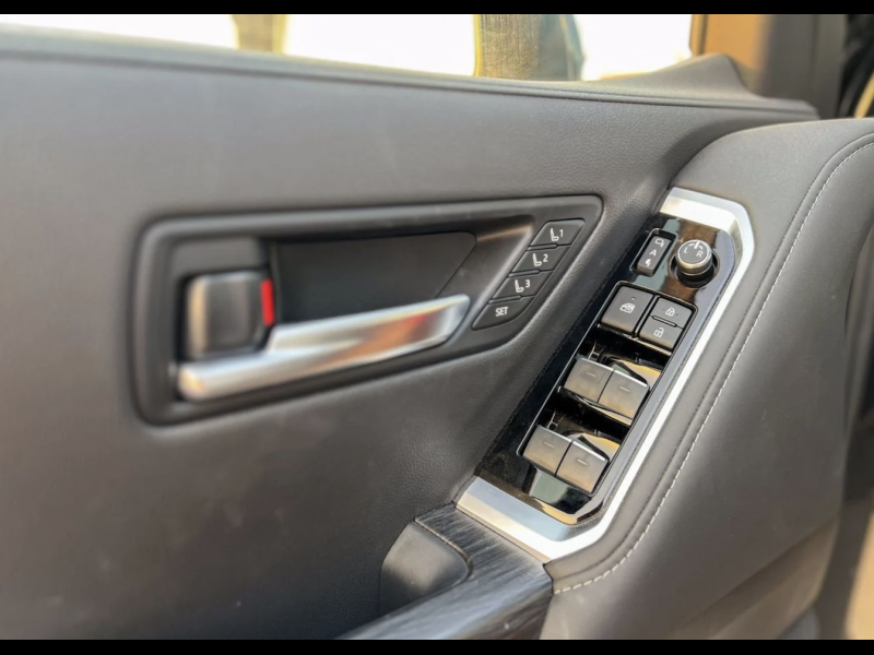 Купить Toyota Land Cruiser 300 Hybrid гибрид 2026 id-1008033 в Киеве, Фото №5