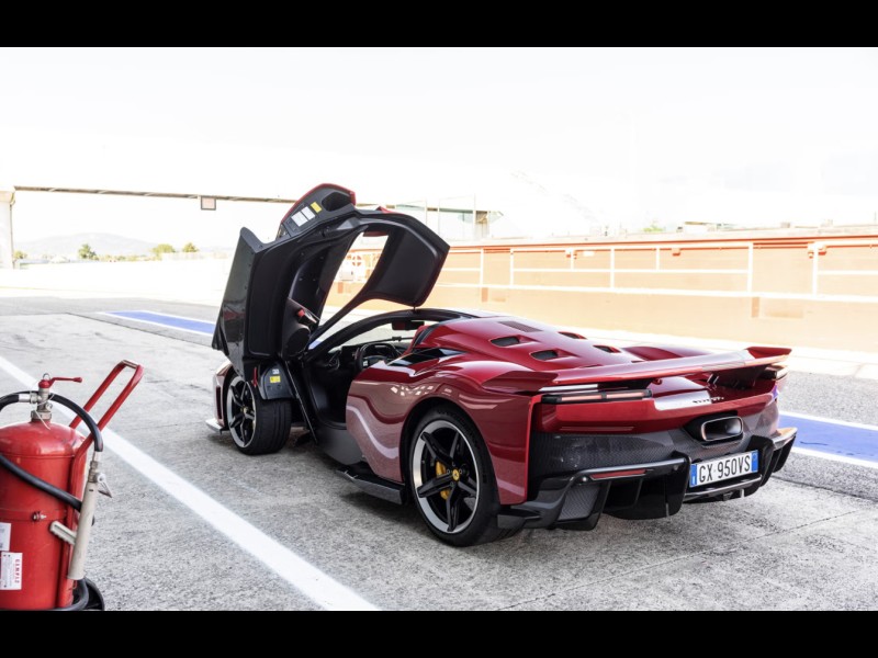 Ferrari F80 гибрид 2026 id-1008077 Купить Ferrari F80 гибрид 2026 id-1008077 в Киеве, Фото №17