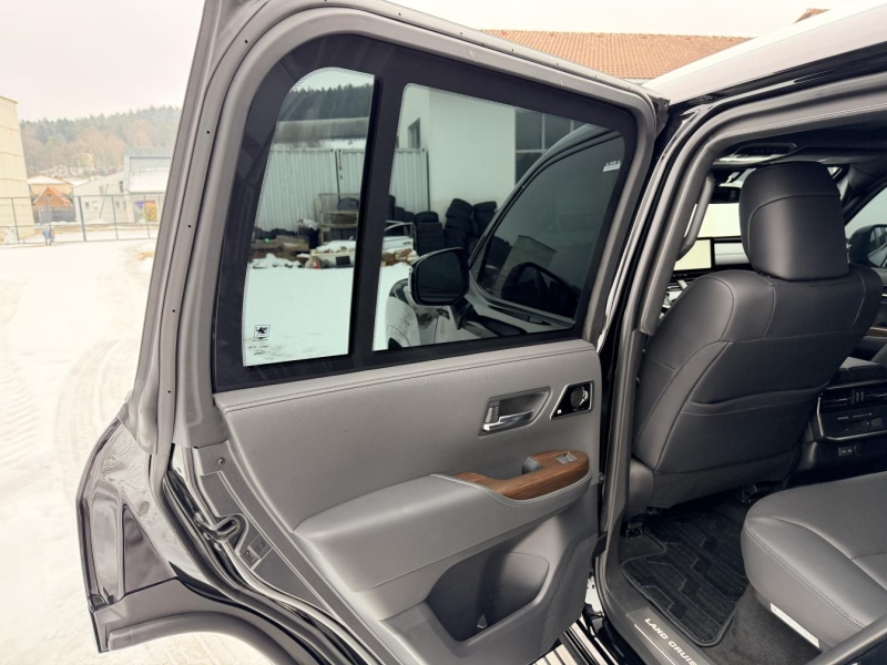 Toyota Land Cruiser 300 Guard Inkas B6+ бензин 2025 id-1008108 Купить Toyota Land Cruiser 300 Guard Inkas B6+ бензин 2025 id-1008108 в Киеве, Фото №20
