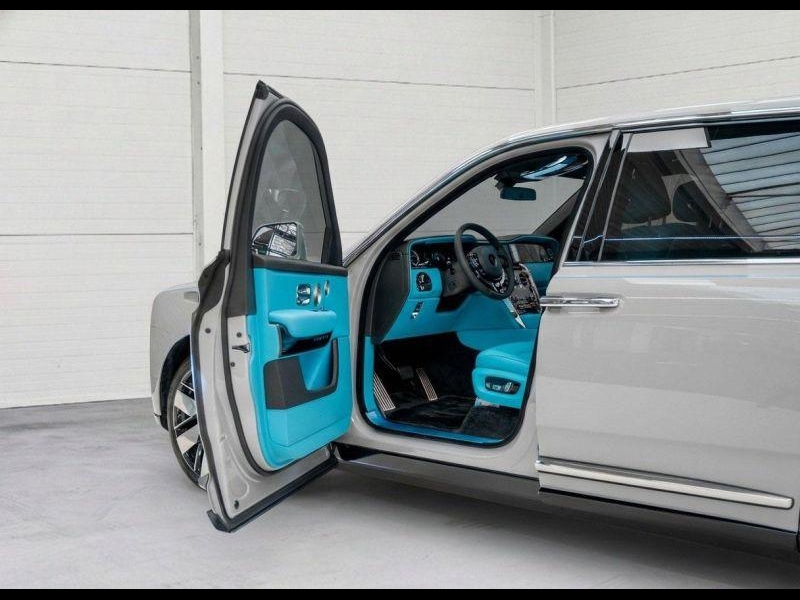 Rolls-Royce Cullinan Black Badge Series II бензин 2026 id-1008156 Купить Rolls-Royce Cullinan Black Badge Series II бензин 2026 id-1008156 в Киеве, Фото №5