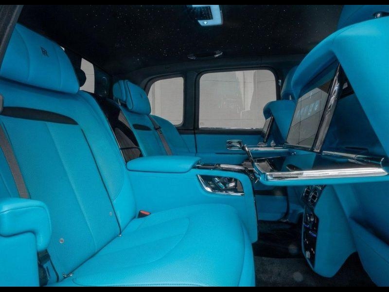 Rolls-Royce Cullinan Black Badge Series II бензин 2026 id-1008156 Купить Rolls-Royce Cullinan Black Badge Series II бензин 2026 id-1008156 в Киеве, Фото №7