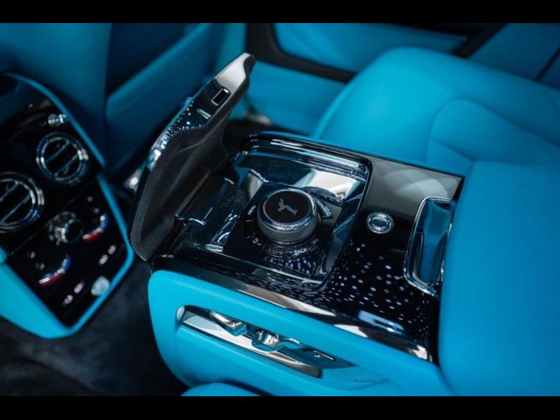 Rolls-Royce Cullinan Black Badge Series II бензин 2026 id-1008156 Купить Rolls-Royce Cullinan Black Badge Series II бензин 2026 id-1008156 в Киеве, Фото №12