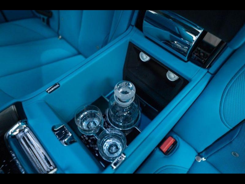 Rolls-Royce Cullinan Black Badge Series II бензин 2026 id-1008156 Купить Rolls-Royce Cullinan Black Badge Series II бензин 2026 id-1008156 в Киеве, Фото №13