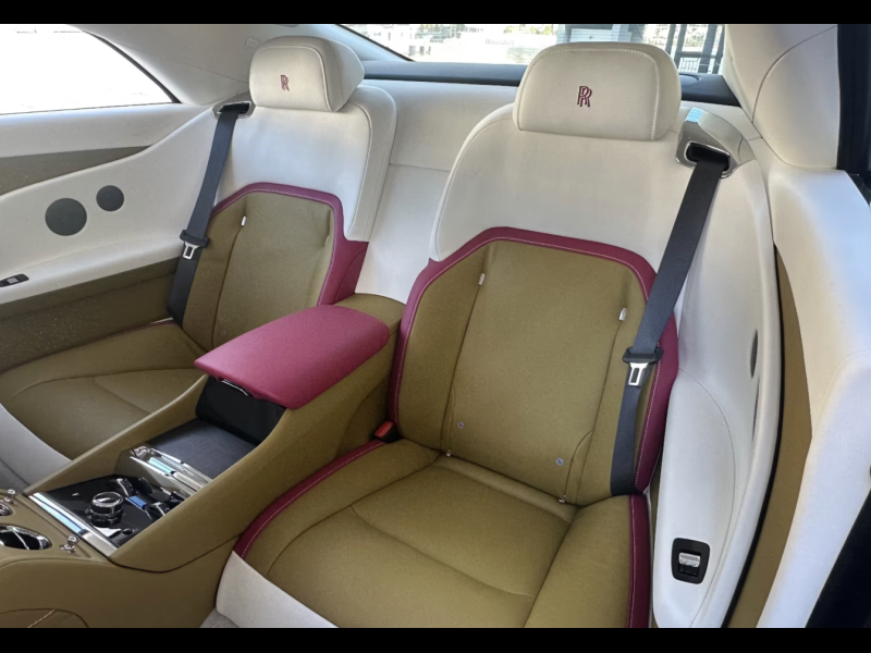 Rolls-Royce Spectre электро 2024 id-1008181 Купить Rolls-Royce Spectre электро 2024 id-1008181 в Киеве, Фото №4