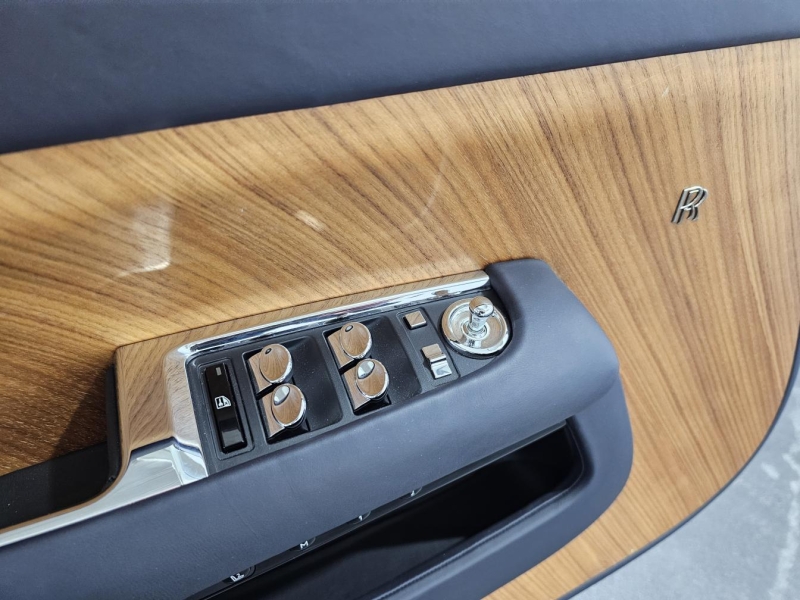 Купить Rolls-Royce Dawn бензин 2016 id-1008217 в Киеве, Фото №27