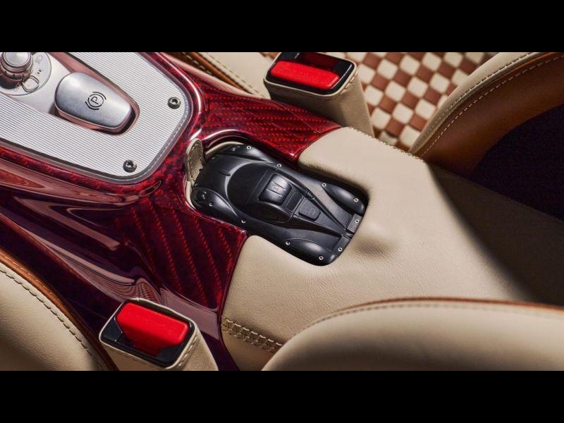 Купить Pagani Utopia бензин 2025 id-1008331 в Киеве, Фото №9