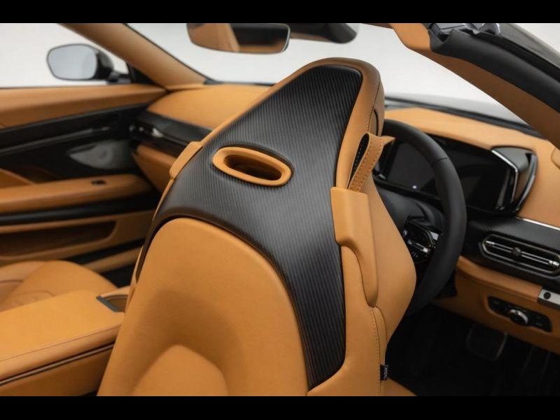 Купить Aston-Martin Vanquish Volante бензин 2026 id-1008404 в Киеве, Фото №12