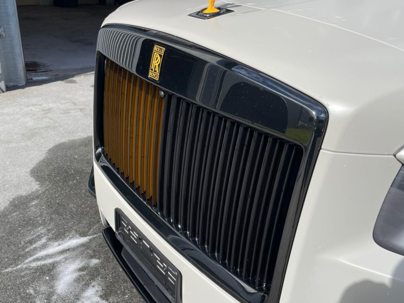 Купить Rolls-Royce Cullinan Black Badge Mansory бензин 2024 id-1008436 в Киеве, Фото №2