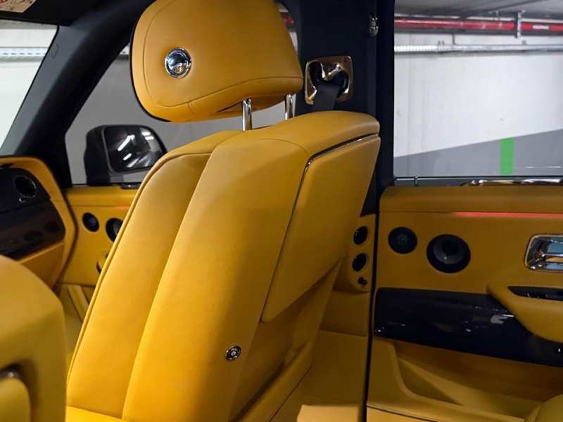 Купить Rolls-Royce Cullinan Black Badge Mansory бензин 2024 id-1008436 в Киеве, Фото №7