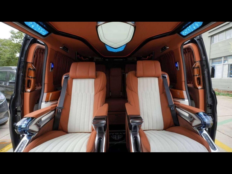 Купить Mercedes-Benz V бензин 2025 id-1008458 в Киеве, Фото №4