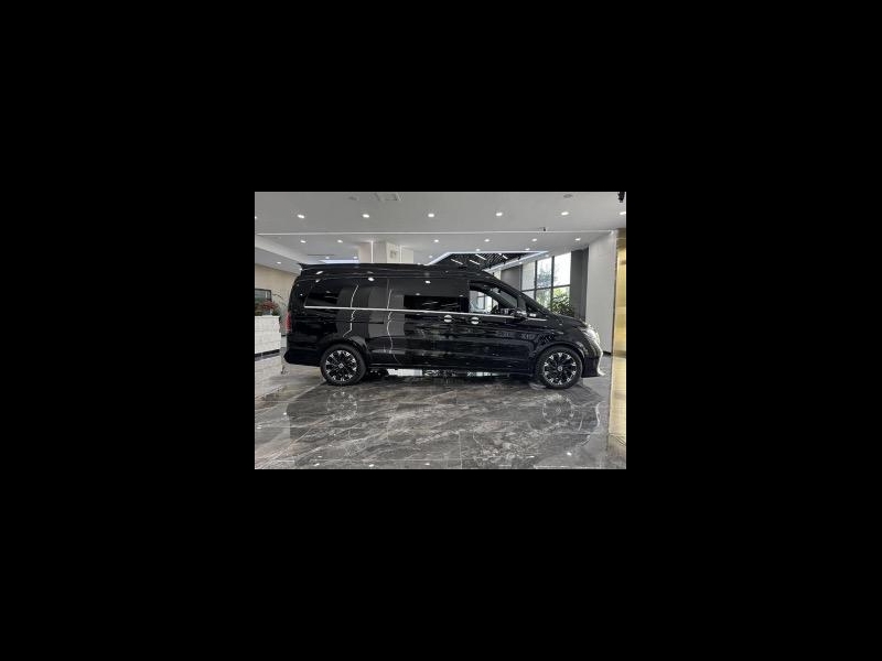 Купить Mercedes-Benz V бензин 2025 id-1008458 в Киеве, Фото №2