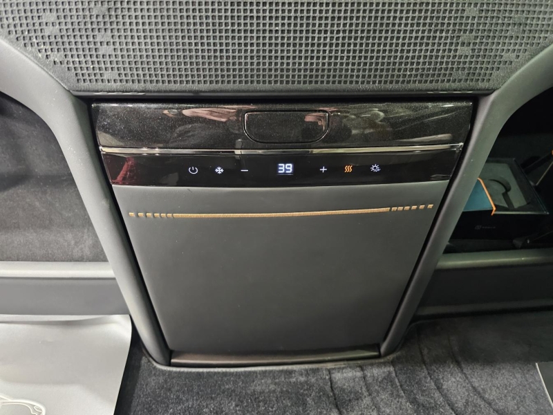 Купить Zeekr 009 Brilliance электро 2025 id-1008498 в Киеве, Фото №40