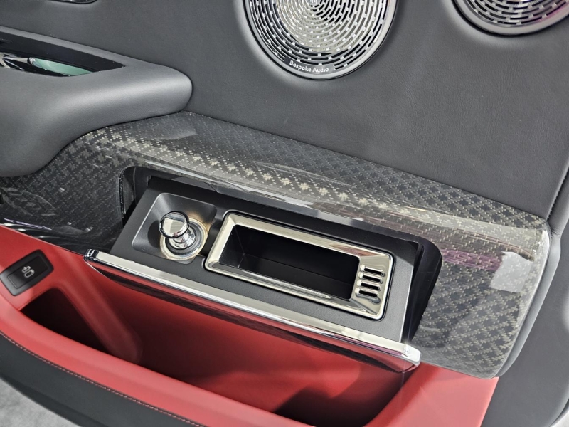 Rolls-Royce Cullinan BLACK BADGE бензин 2022 id-1008744 Купить Rolls-Royce Cullinan BLACK BADGE бензин 2022 id-1008744 в Киеве, Фото №17