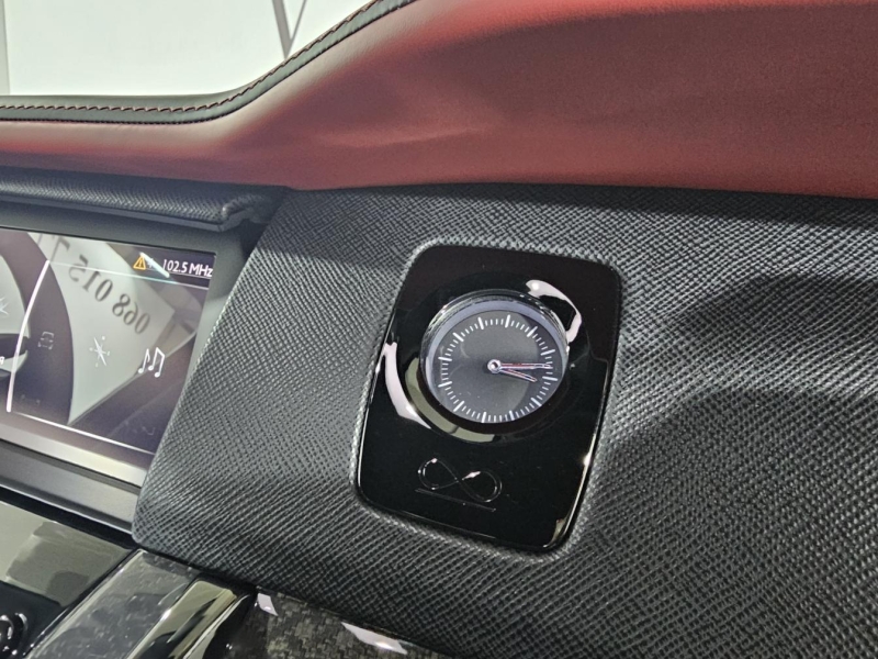 Rolls-Royce Cullinan BLACK BADGE бензин 2022 id-1008744 Купить Rolls-Royce Cullinan BLACK BADGE бензин 2022 id-1008744 в Киеве, Фото №35