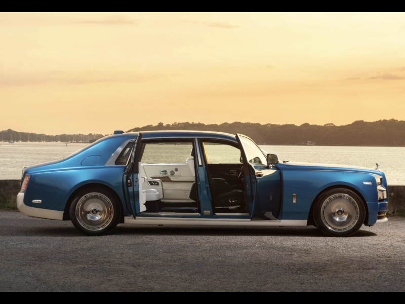 Rolls-Royce Phantom Extended Regatta бензин 2026 id-1008756 Купить Rolls-Royce Phantom Extended Regatta бензин 2026 id-1008756 в Киеве, Фото №1