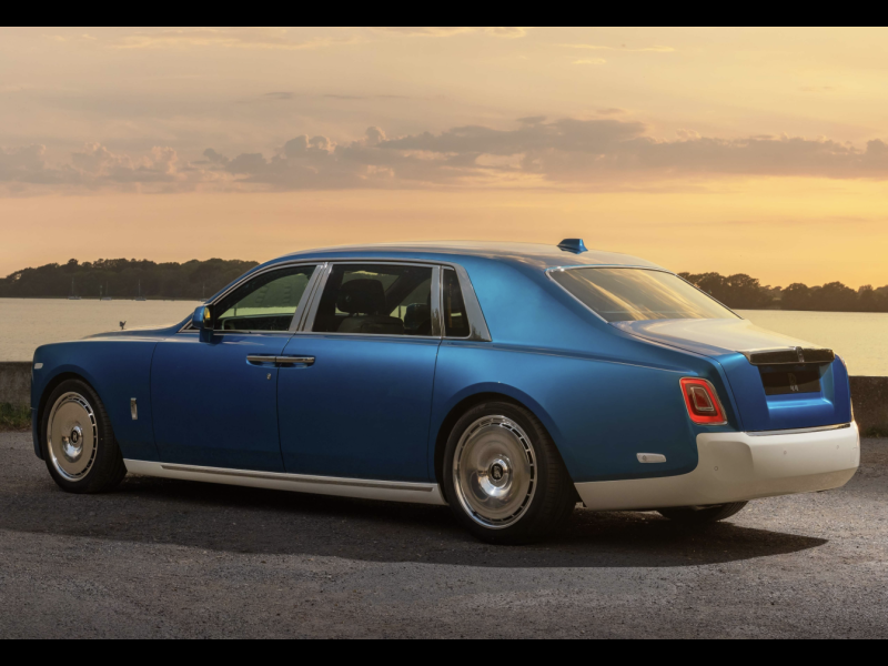 Rolls-Royce Phantom Extended Regatta бензин 2026 id-1008756 Купить Rolls-Royce Phantom Extended Regatta бензин 2026 id-1008756 в Киеве, Фото №2
