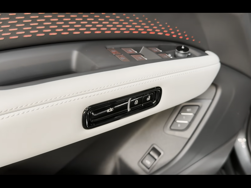 Audi SQ9 V8 бензин 2026 id-1008812 Купить Audi SQ9 V8 бензин 2026 id-1008812 в Киеве, Фото №25