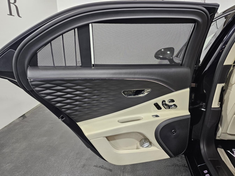 Купить Bentley Flying Spur W12 First Edition бензин 2020 id-1009199 в Киеве, Фото №12