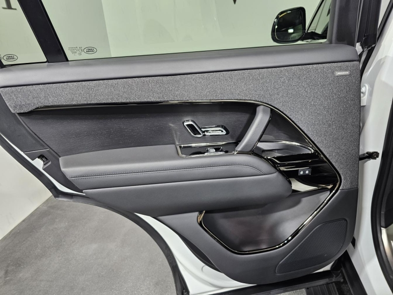 Land-Rover Range-Rover Sport Autobiography дизель 2023 id-1009202 Купить Land-Rover Range-Rover Sport Autobiography дизель 2023 id-1009202 в Киеве, Фото №17